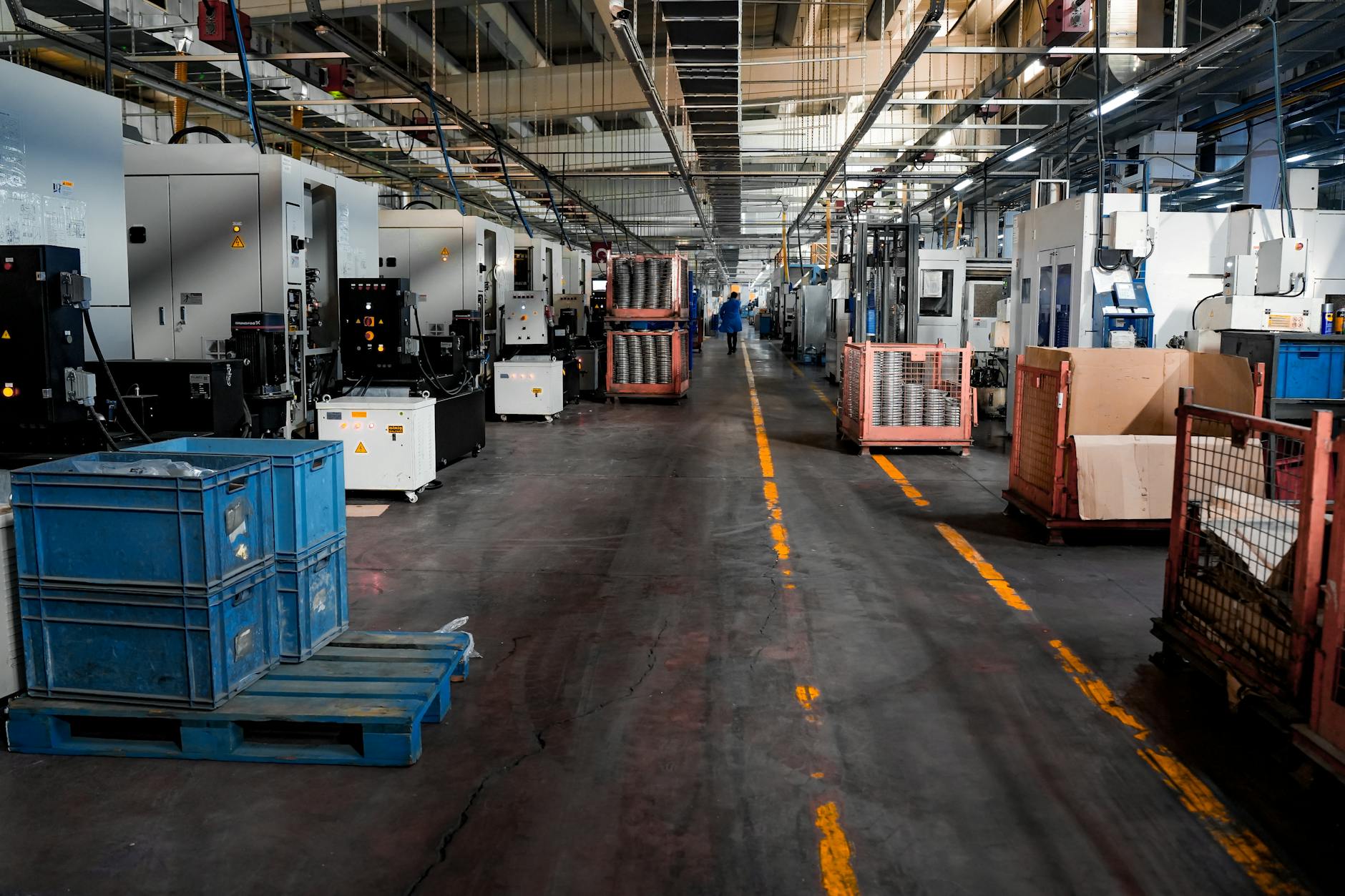B2B Lead Nurturing for Manufacturers: Moving Procurement Contacts From Awareness to Purchase Order